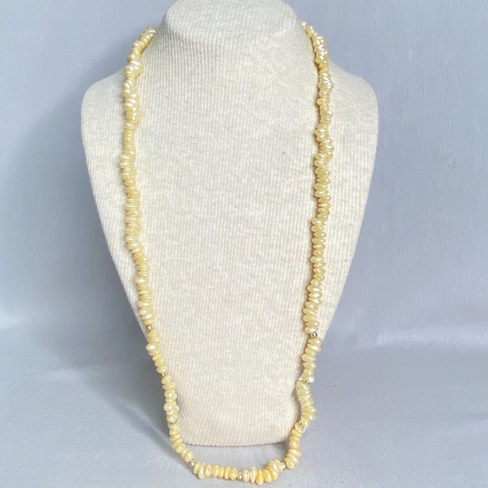 💎Vintage Baby Teeth Matinee Length Necklace Beige Pearlesque Rondelle Beads